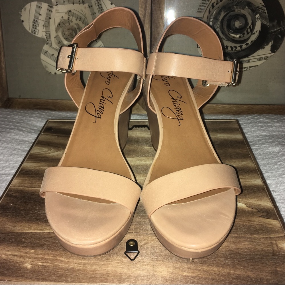 Arturo Chiang / Nude / Wedge sandals